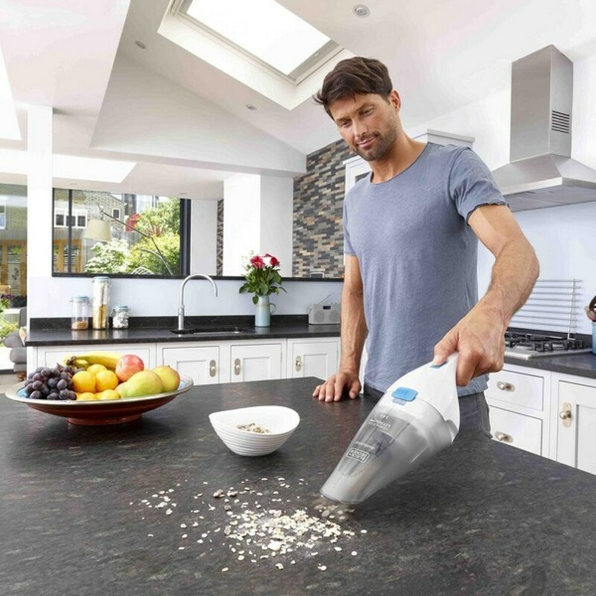 Aspirateur Manuel Black & Decker NVC115JL-QW 0,32 L 7,5 W - 6
