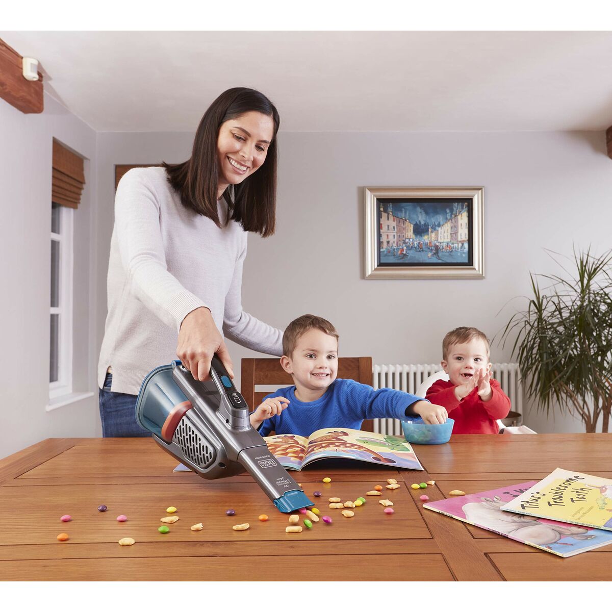 Aspirateur à main Black & Decker BHHV320J 24 W - 8