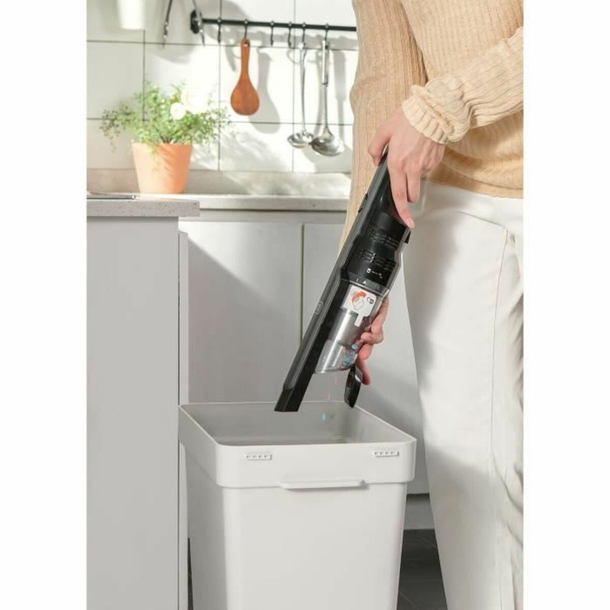 Aspirateur à main Black & Decker - 4