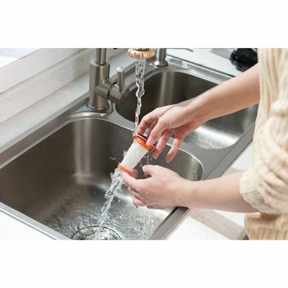 Aspirateur à main Black & Decker - 6