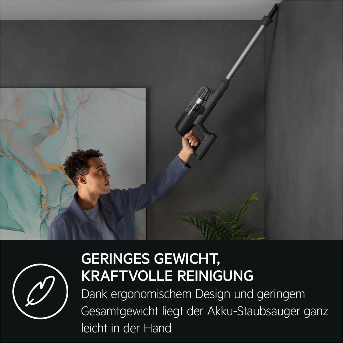 Aspirateur balai AEG AP71UB14GG 130 W - 2